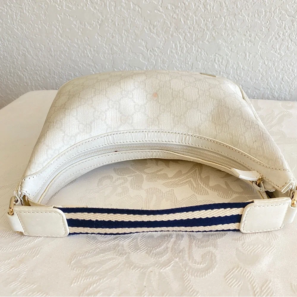 GUCCI GG supreme hobo Bag